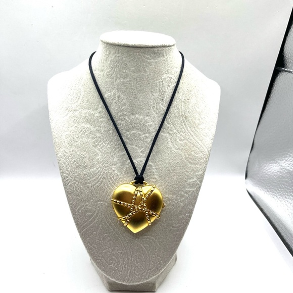 Vintage Estee Lauder Solid Perfume Compact, Chained Heart Black Satin Necklace - Picture 1 of 13